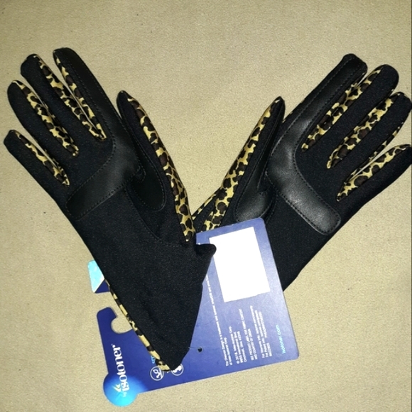 SALE!!🥰🧤Leopard Isotoner Gloves!🐆 - Picture 8 of 12